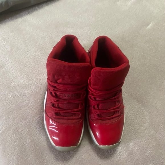 Air Jordan 11 Retro - Picture 3 of 3